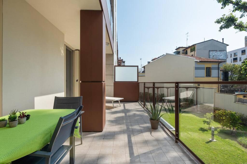 Easylife - Modern And Spacious Apt In Fiera City Life Милано Екстериор снимка